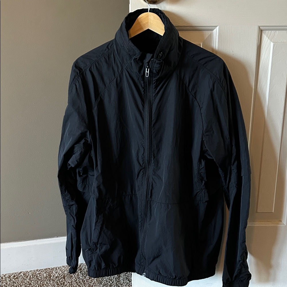 lululemon athletica Men's Midnight Black Windbreaker